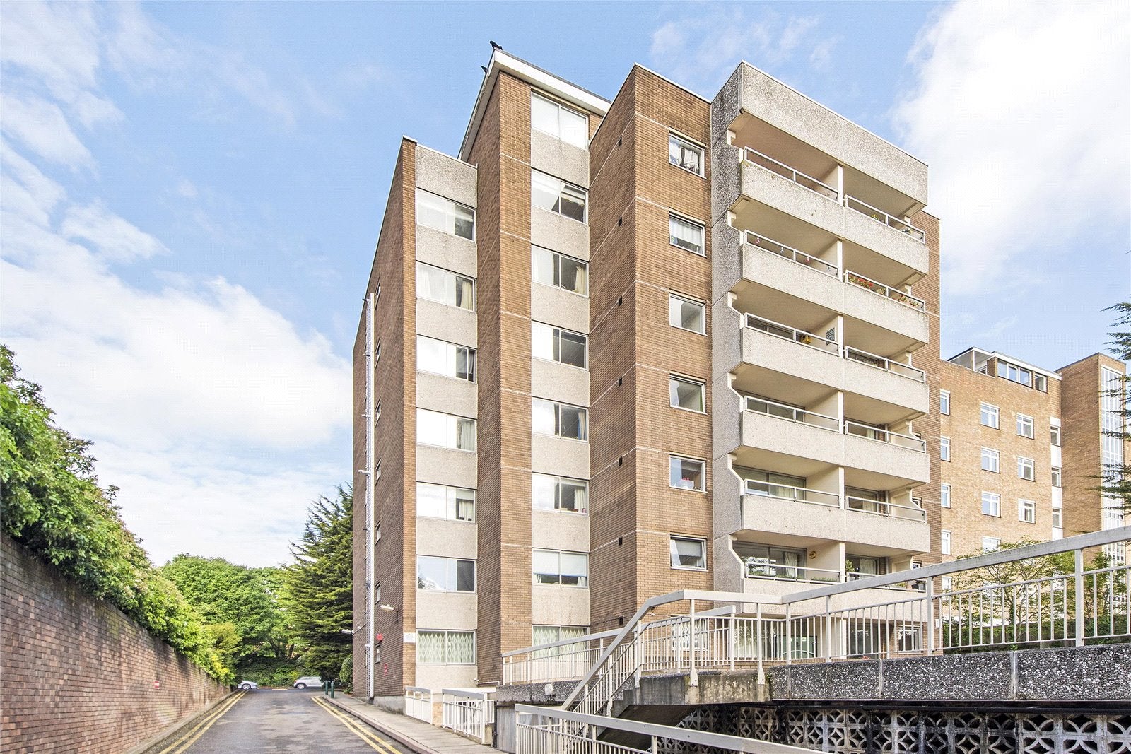Flat Putney Hill in Greater London