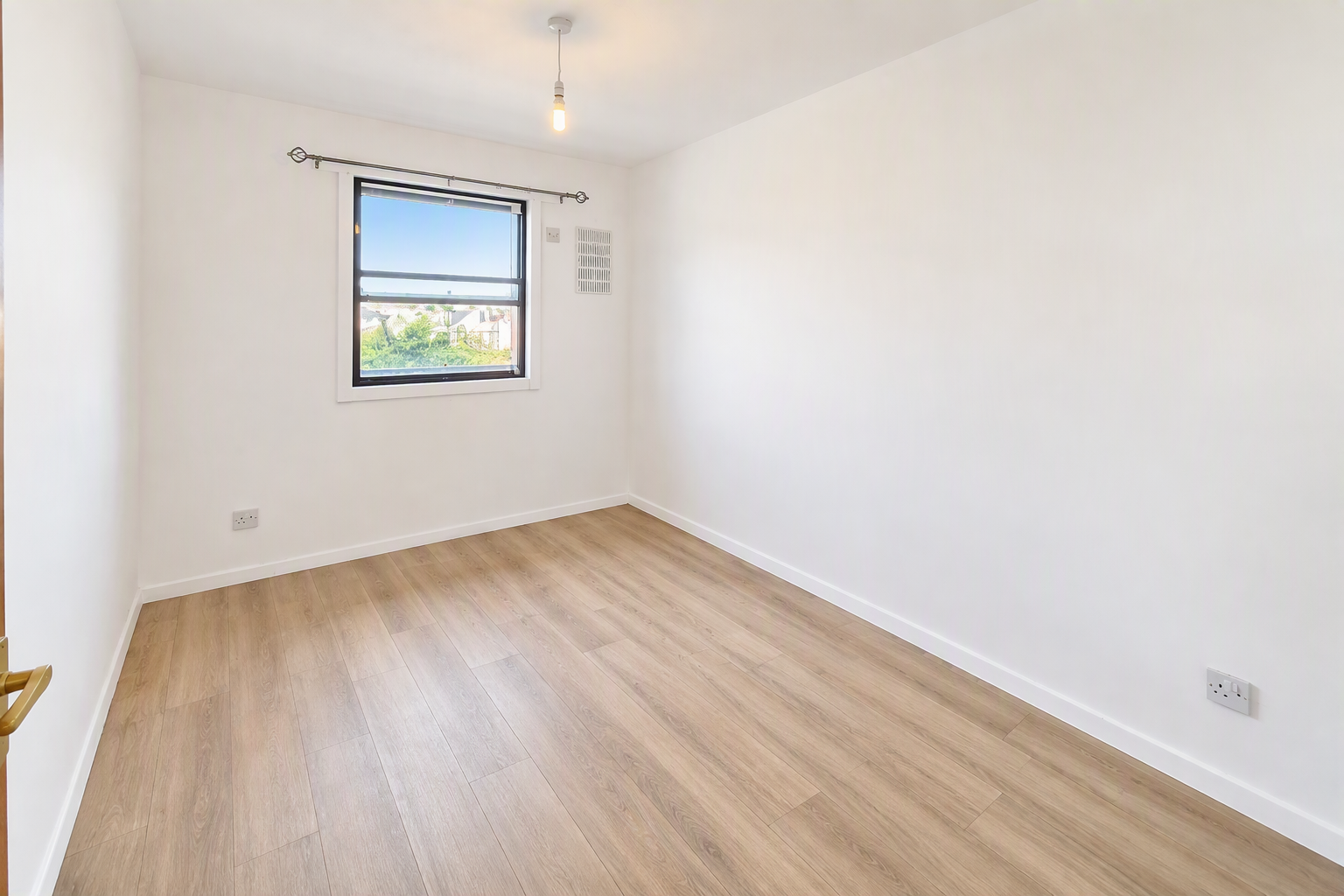 Flat Gibson Close in Greater London