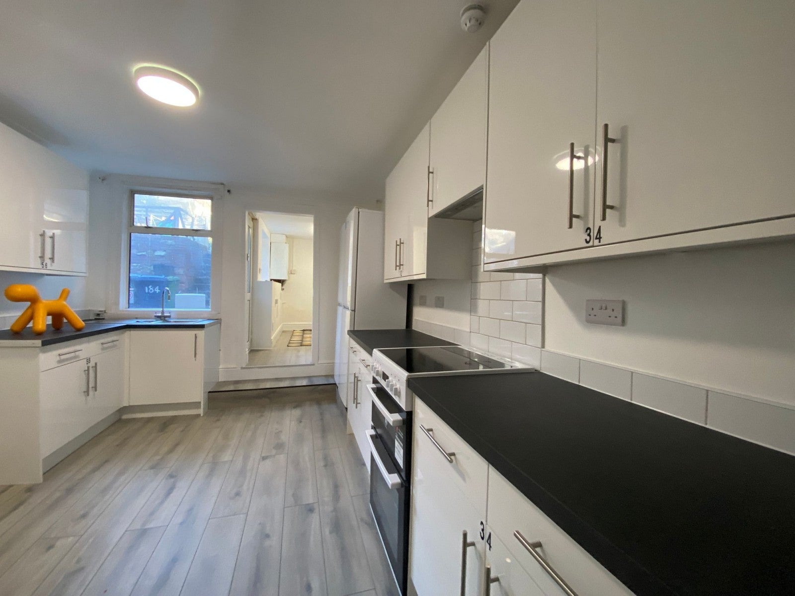 Room Hughenden Road in High Wycombe