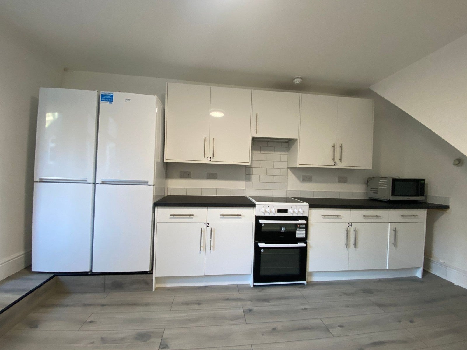 Room Hughenden Road in High Wycombe