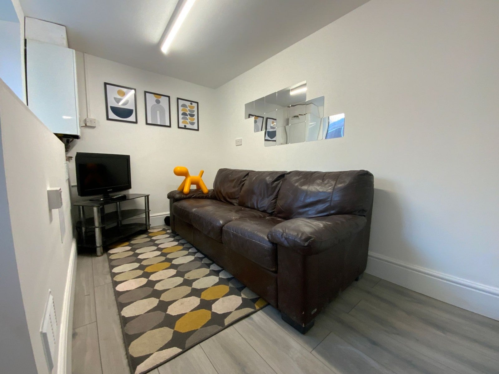 Room Hughenden Road in High Wycombe