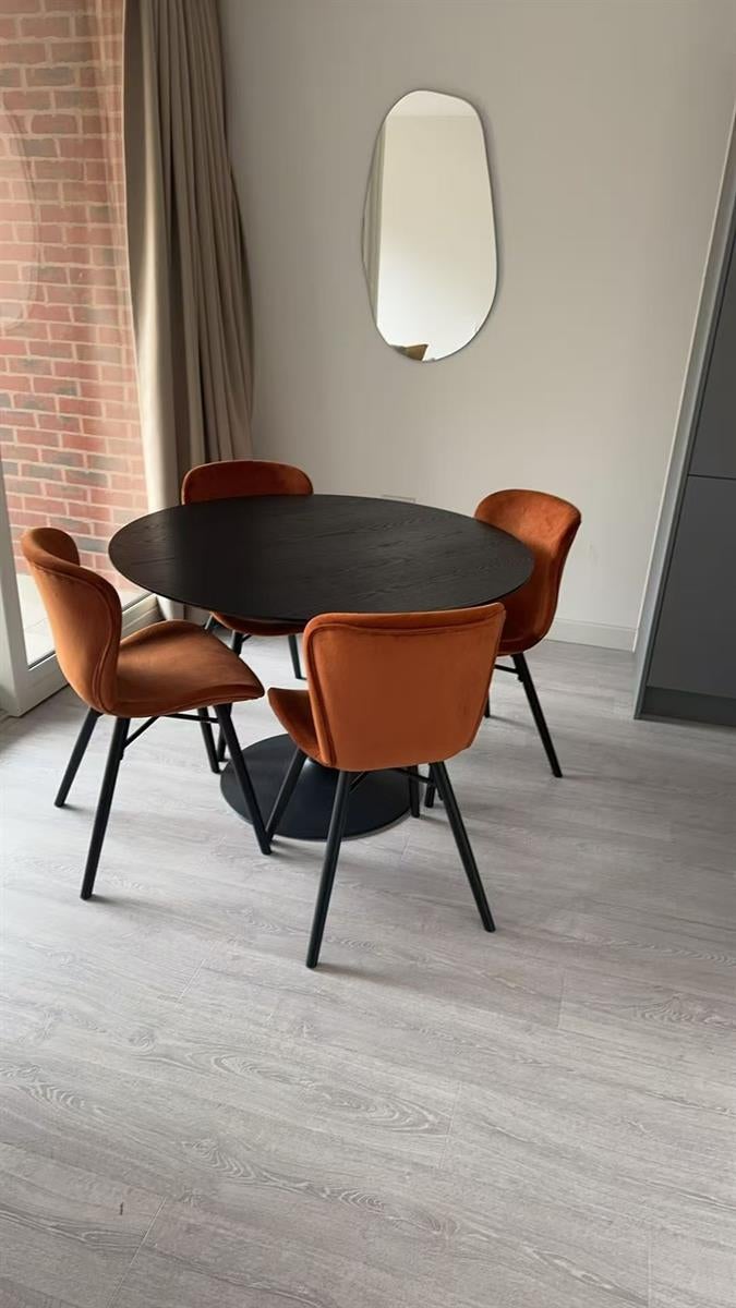 Flat Shearwater Drive in Greater London