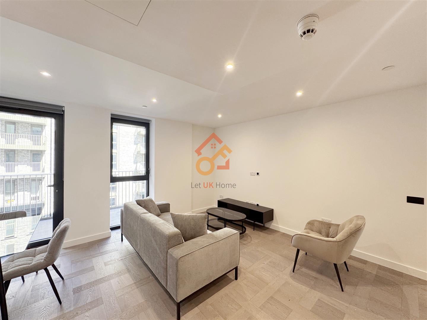 Flat Pennington Quay Walk in Greater London