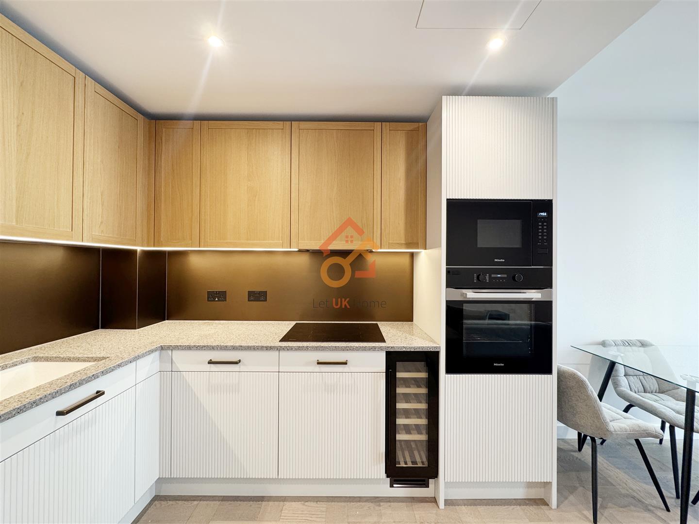 Flat Pennington Quay Walk in Greater London