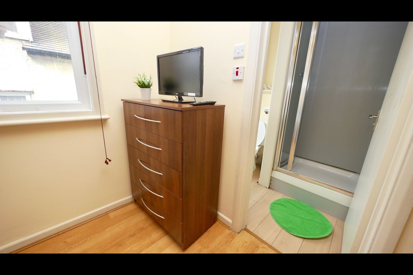 Flat Brondesbury Park in Greater London