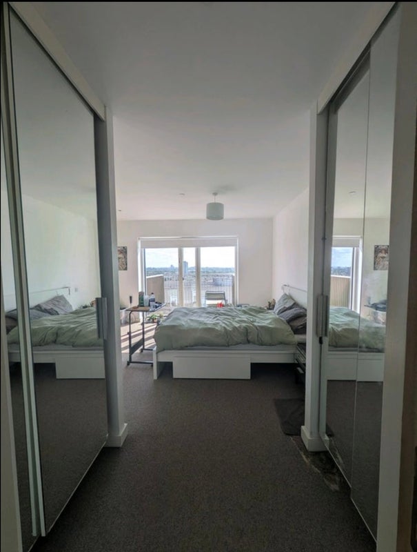 Room Maud Street in Greater London