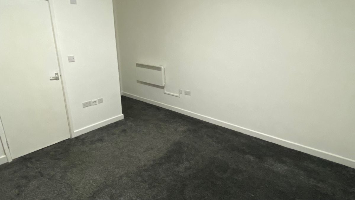 Flat Pinfold Street in Darlaston