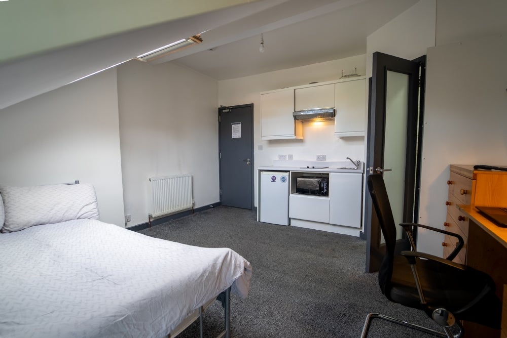Flat Vicarage Road in Birmingham