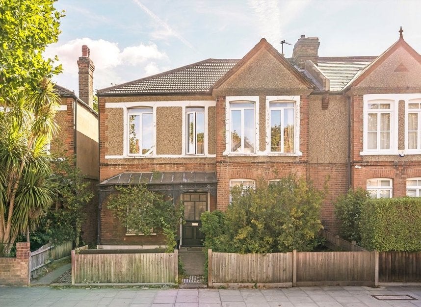 Flat Church Approach in Greater London