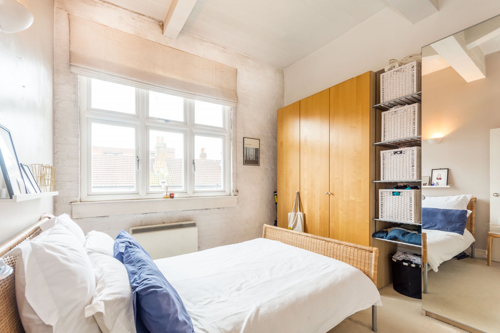 Flat Adelina Grove in Greater London