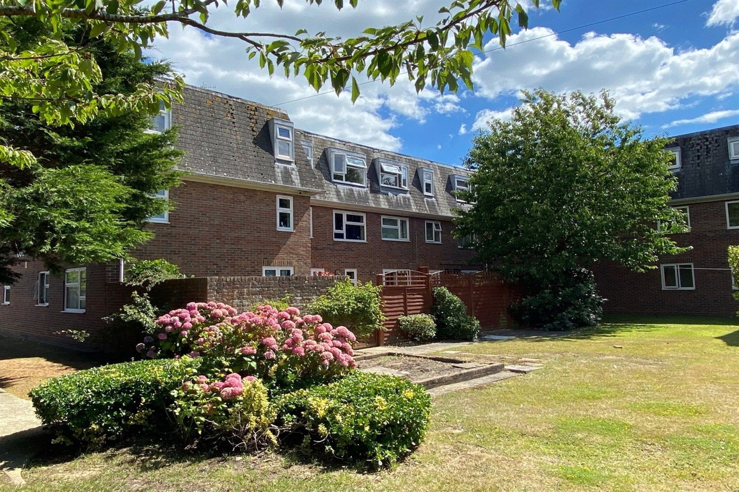 Flat Aldwick Road in Arun