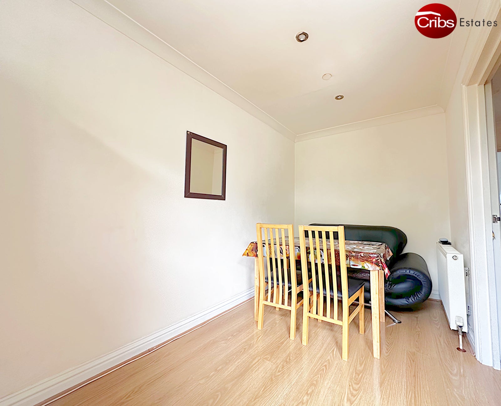 Flat Hartfield Road in Greater London