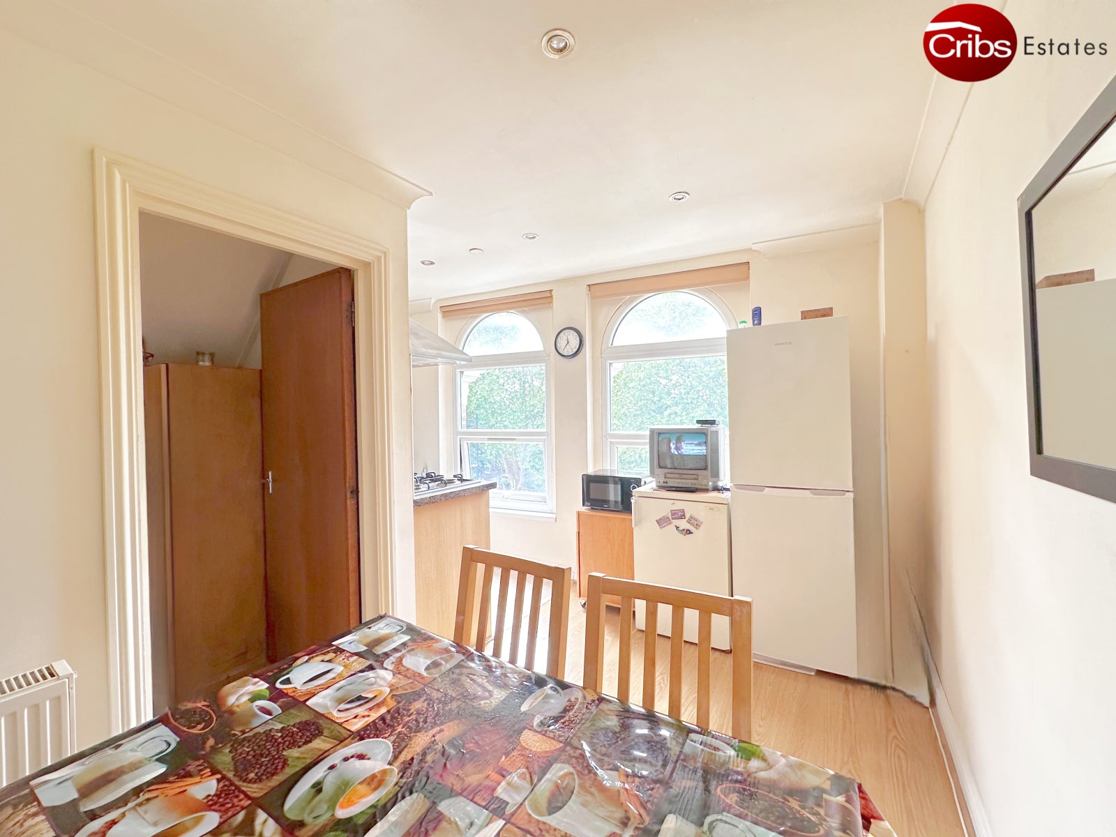 Flat Hartfield Road in Greater London