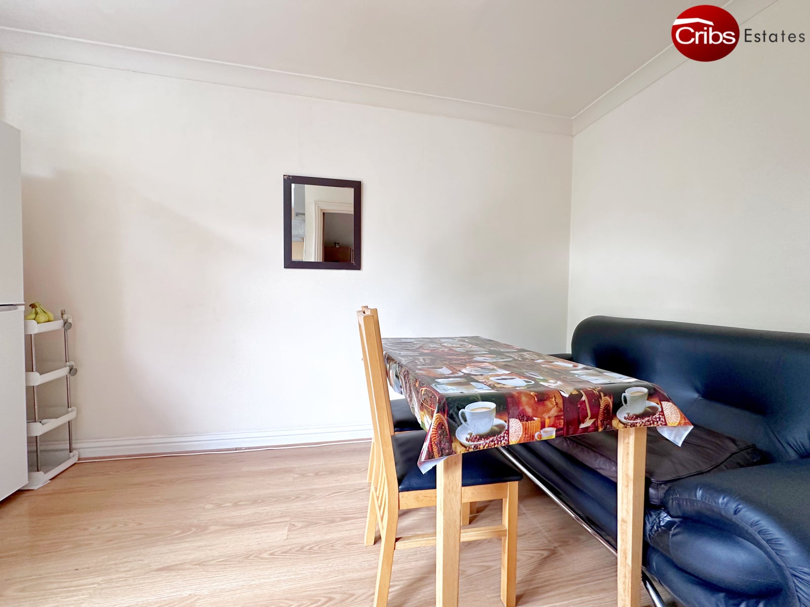 Flat Hartfield Road in Greater London