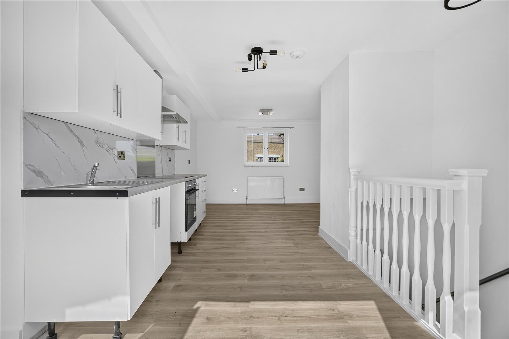 Flat Lant Street in Greater London