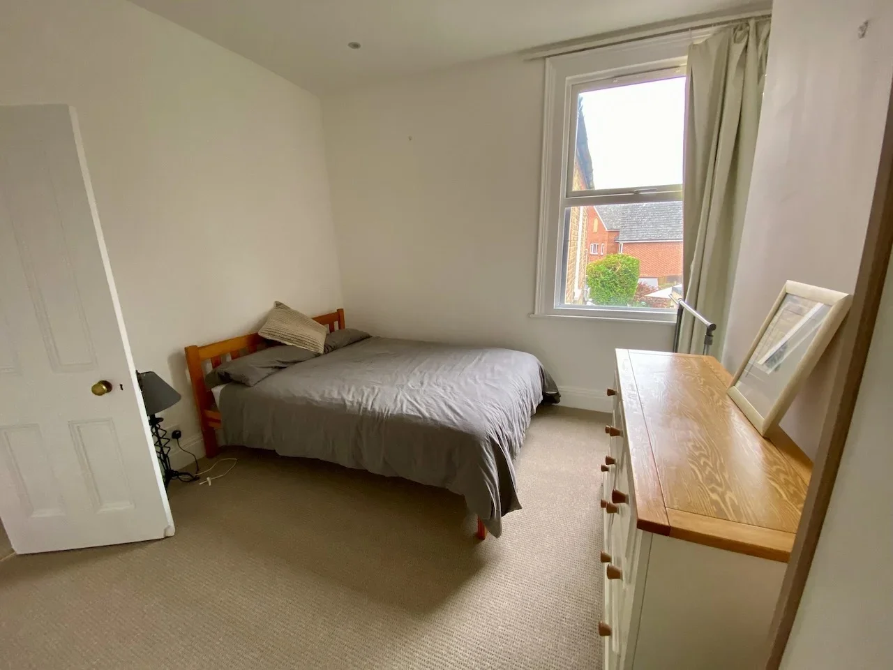 Flat Valetta Road in Greater London