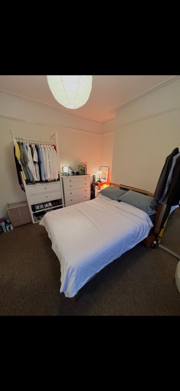 Room Church Lane in Greater London