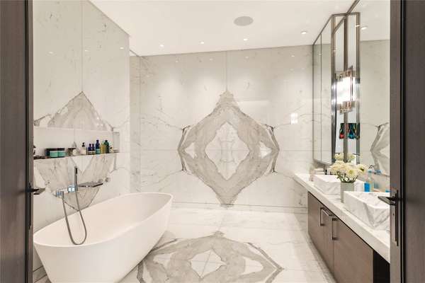 Flat Cheval Place in Greater London