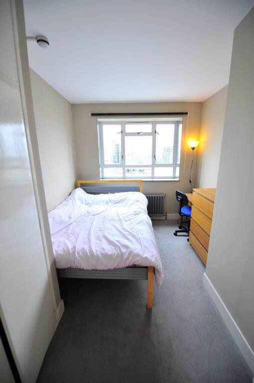 Flat Churchill Gardens Road in City of Westminster