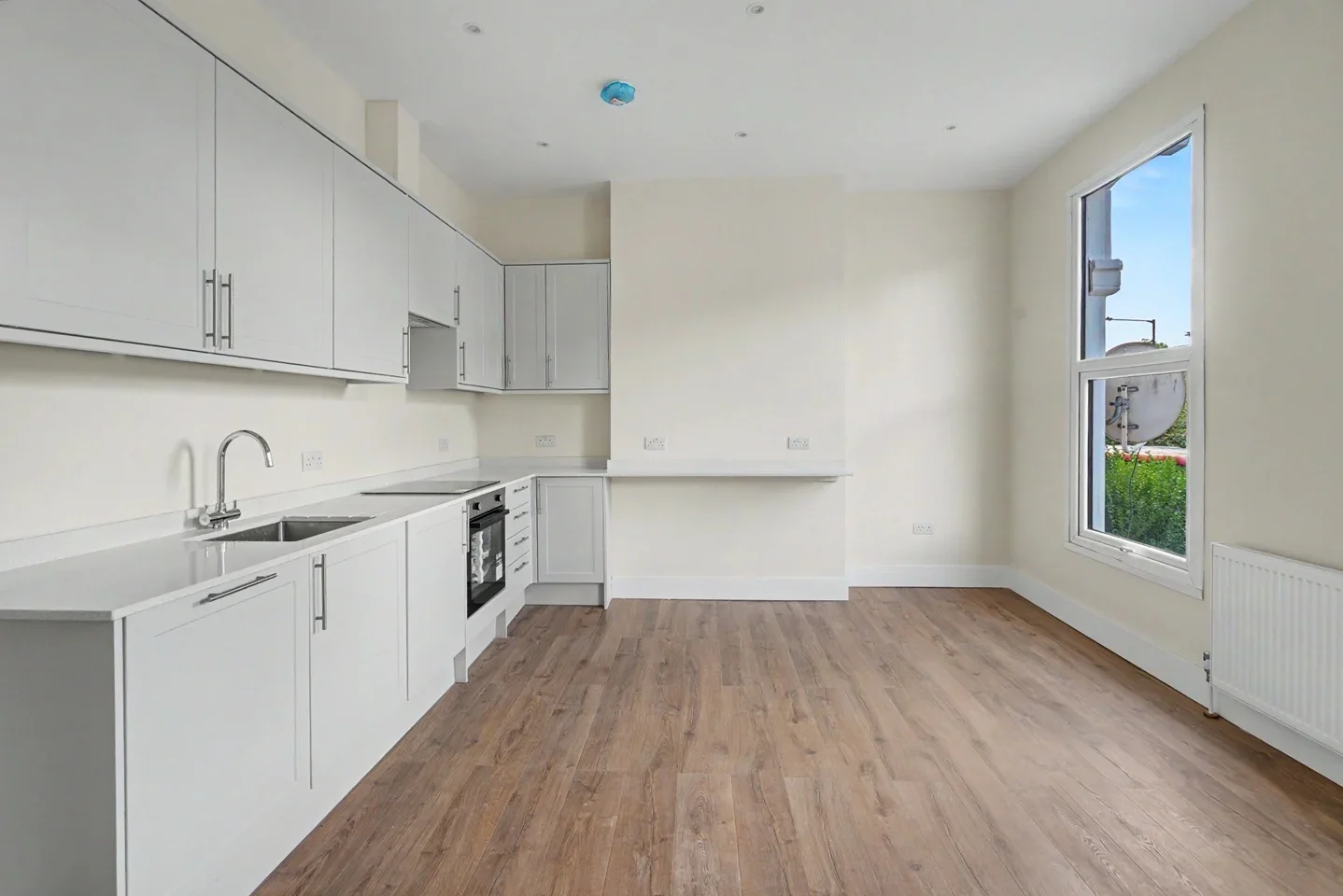Flat Rectory Road in Greater London