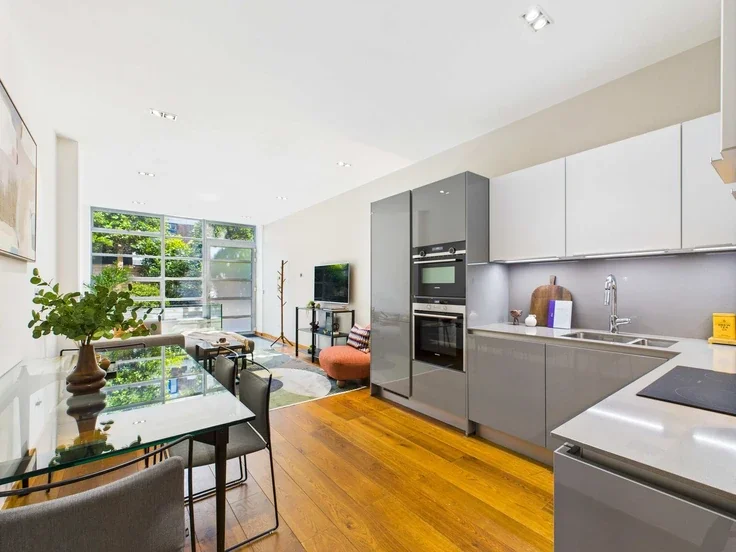 Flat Bayham Street in Greater London