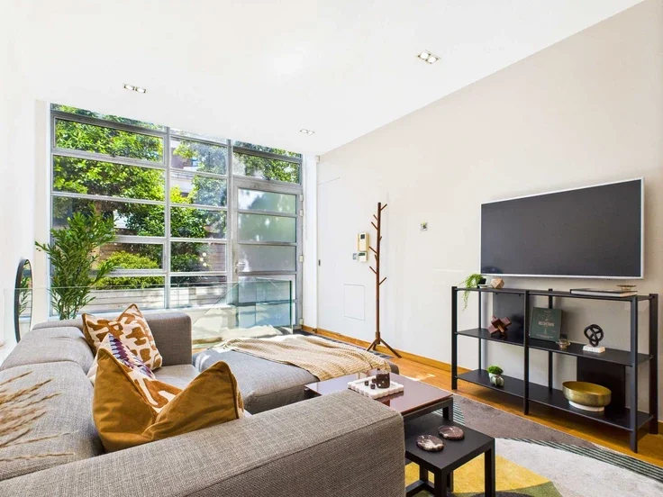 Flat Bayham Street in Greater London