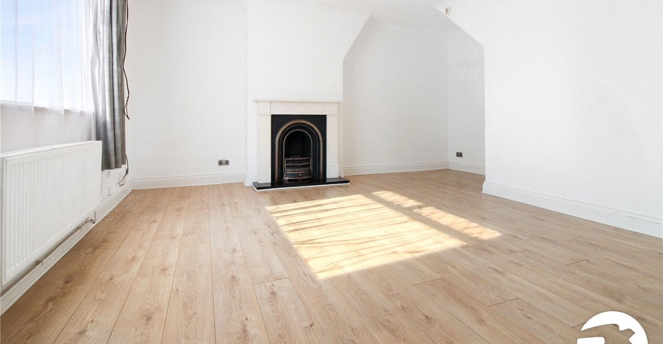 House Taunton Vale in Gravesham