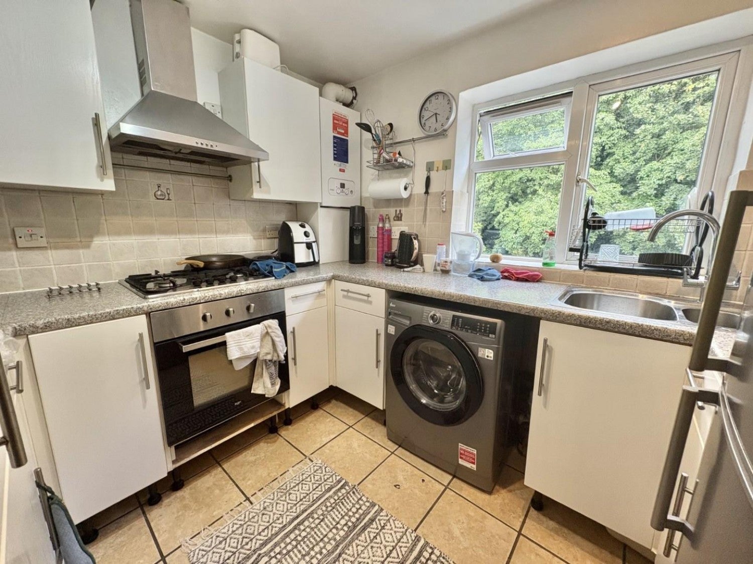 Flat Larch Crescent in Greater London