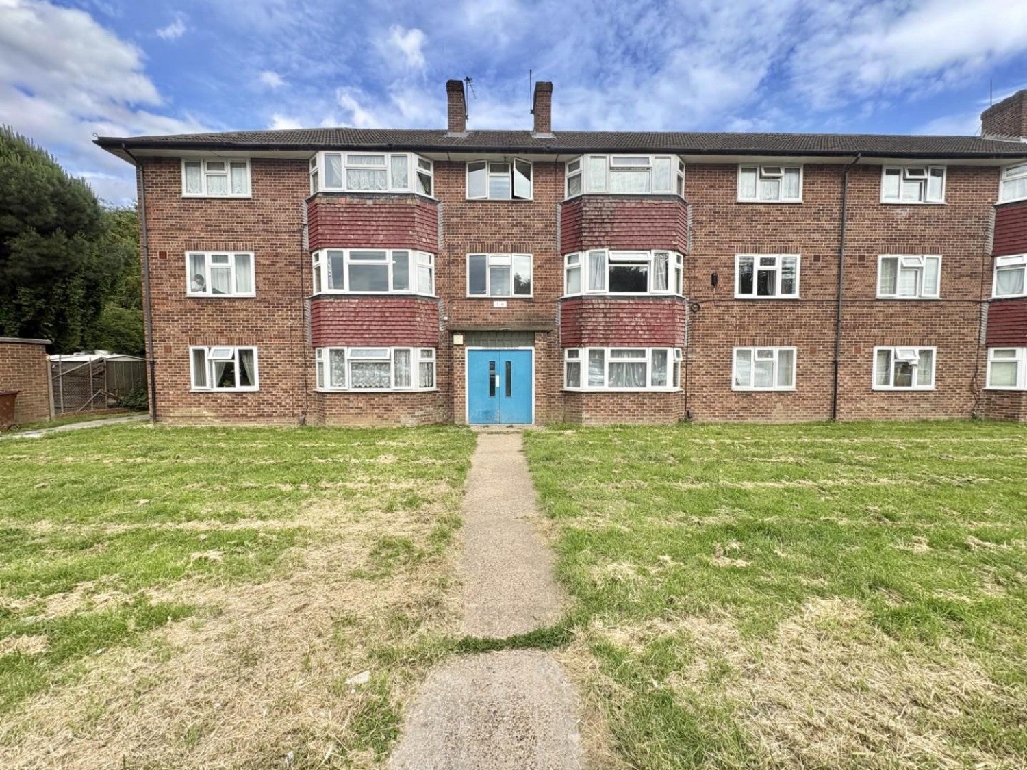 Flat Larch Crescent in Greater London