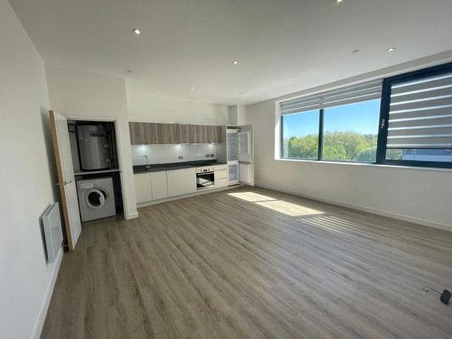 Flat Basingstoke Road in Reading