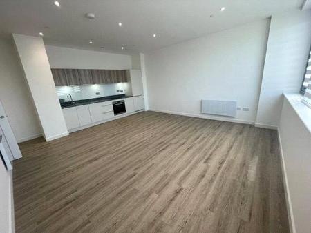 Flat Basingstoke Road in Reading