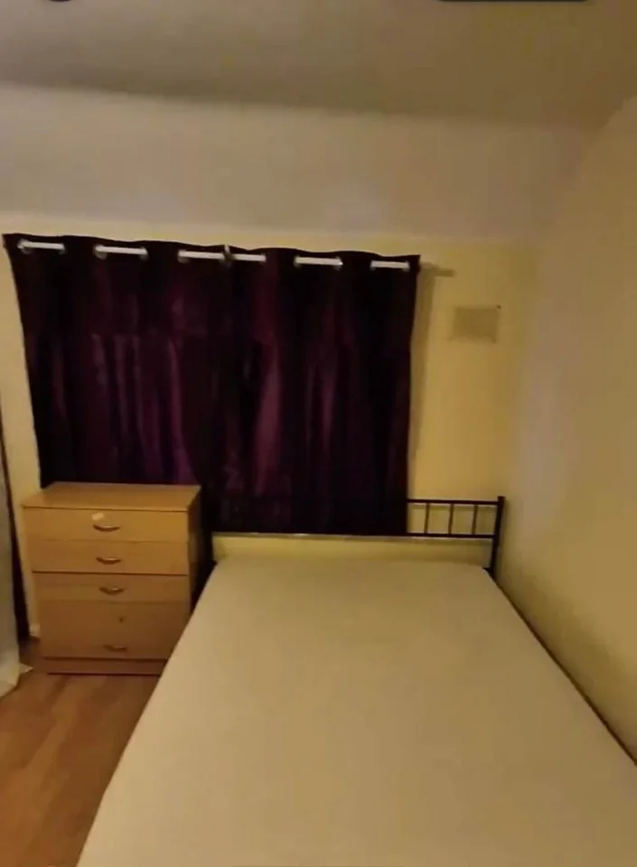 Room Kingston Avenue in Greater London