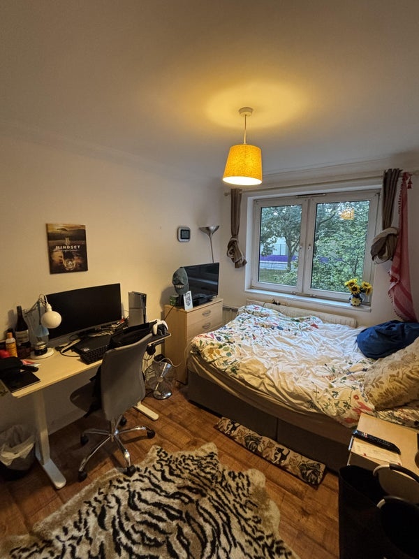 Room Wellington Row in Greater London