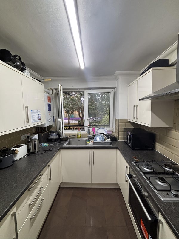 Room Wellington Row in Greater London
