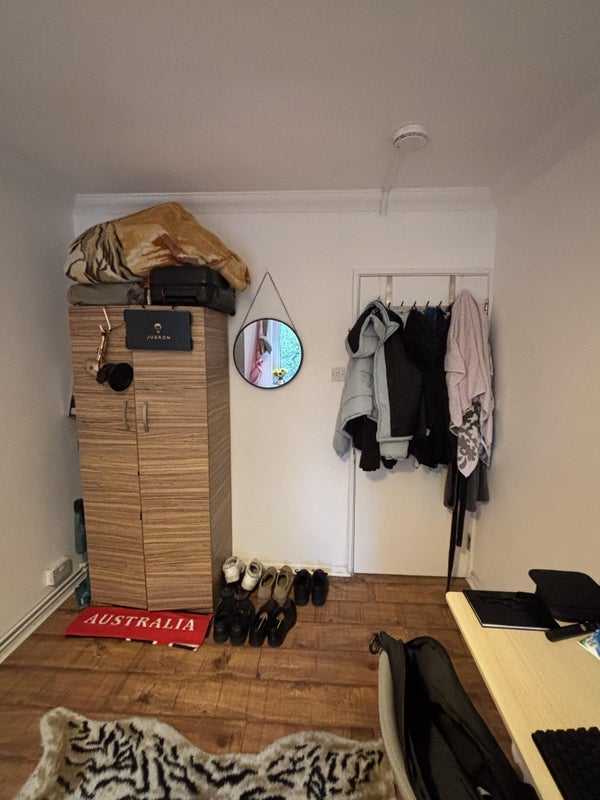 Room Wellington Row in Greater London