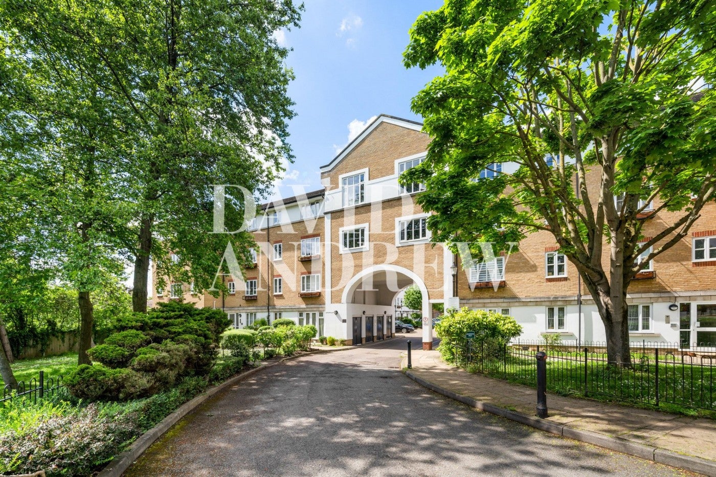 Flat Station Road in Greater London