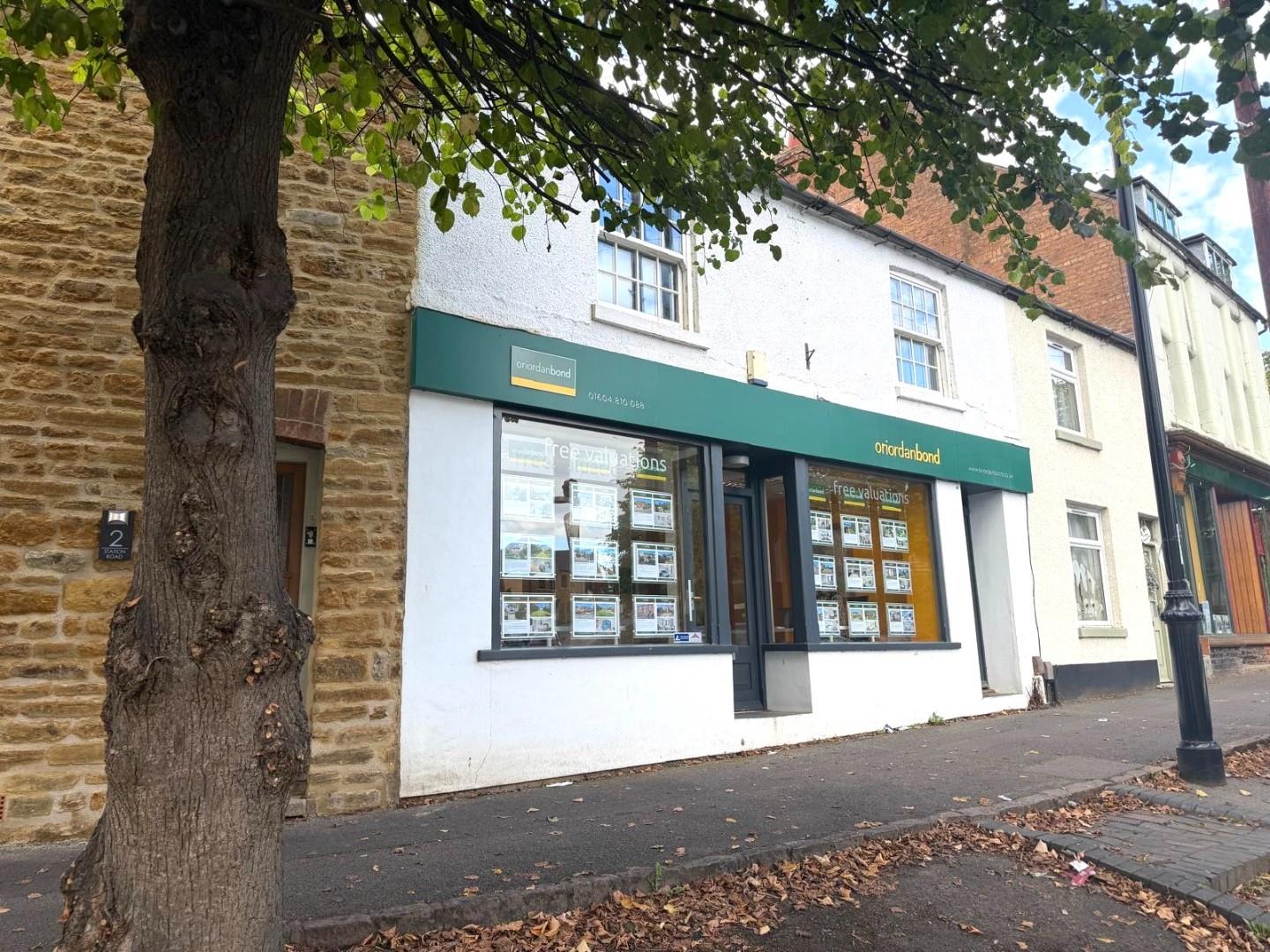 Flat The Square in Earls Barton