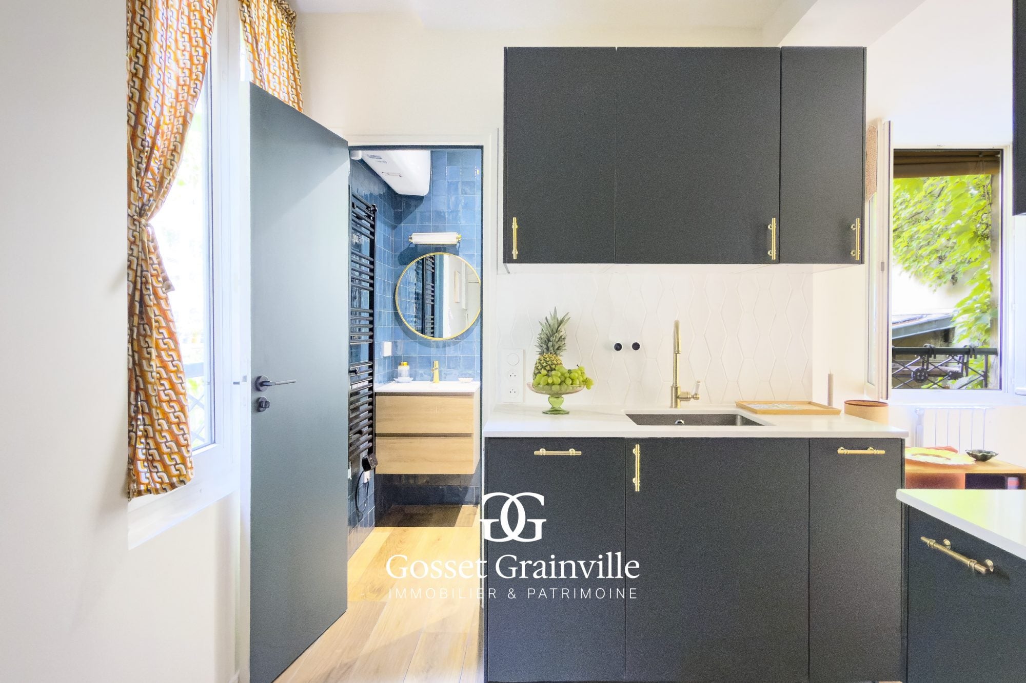 Flat Rue des Trois Bornes in Paris