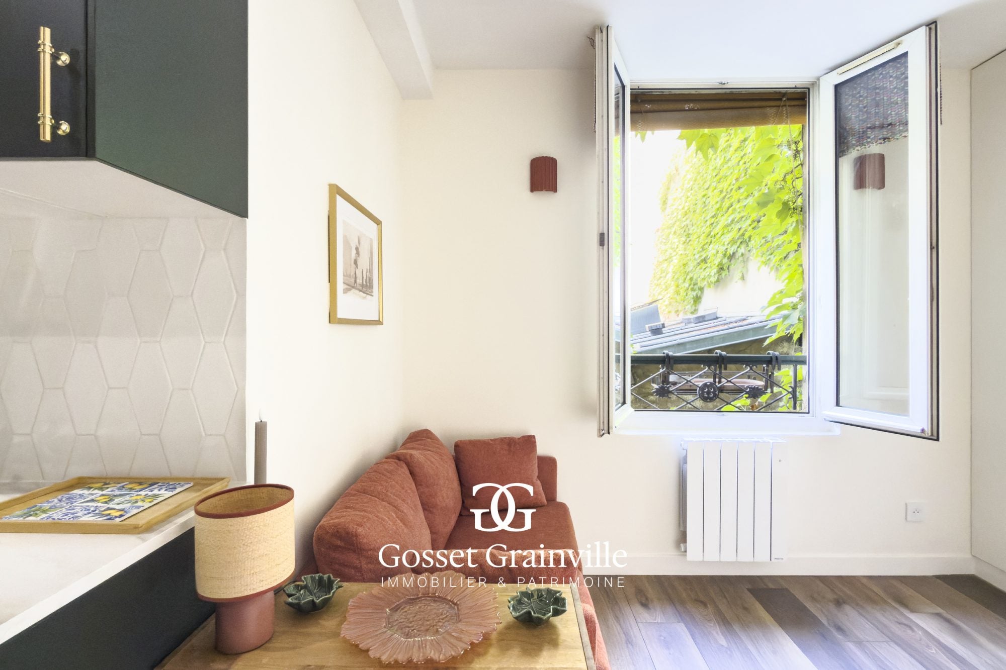 Flat Rue des Trois Bornes in Paris