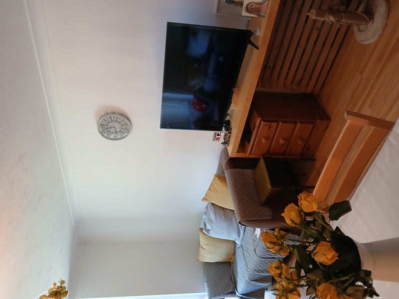 Flat Tomlinson Close in Greater London