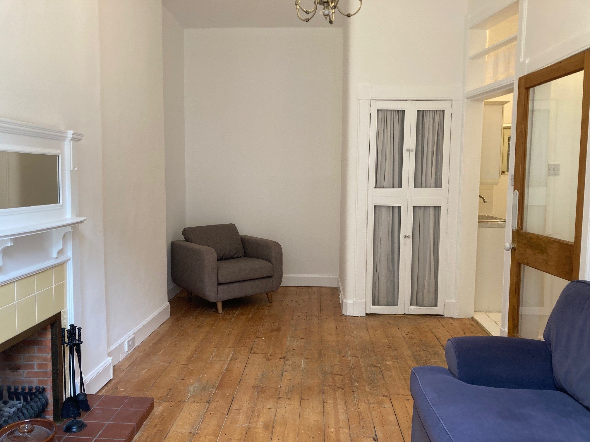 Flat Comely Bank Row in City of Edinburgh