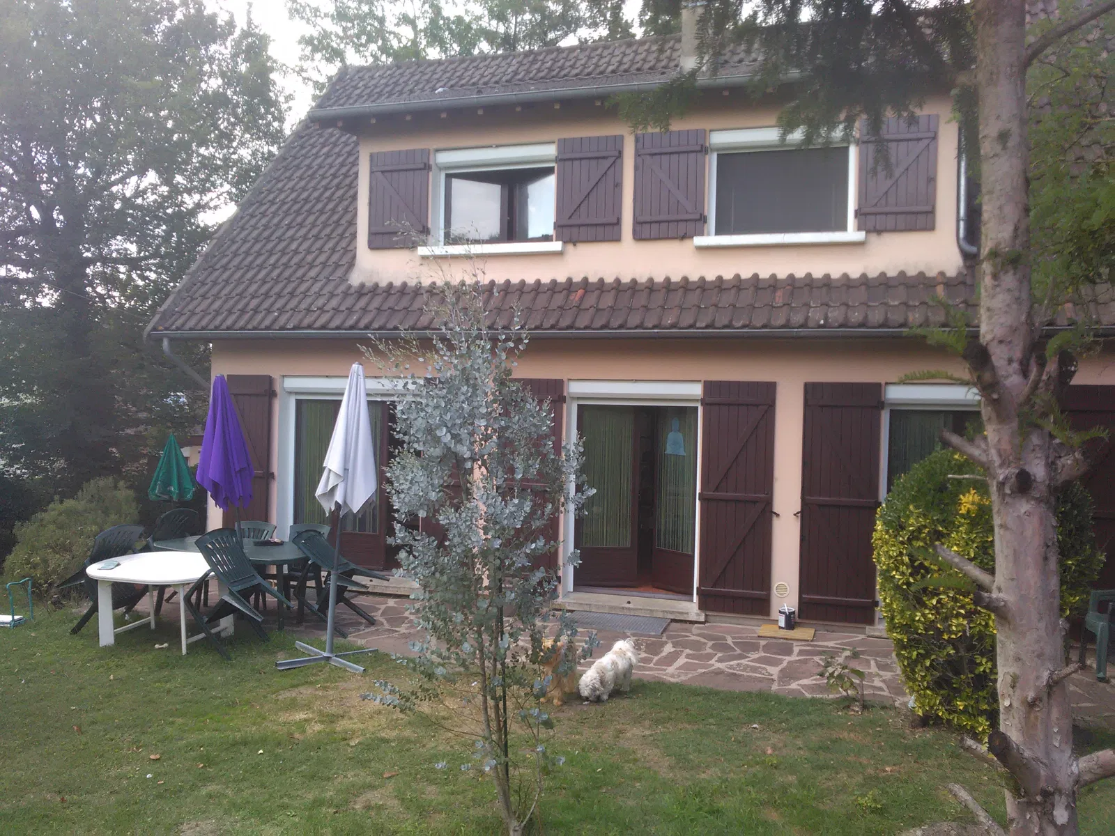 Room Rue Edmond Rostand in La Ferté-Alais