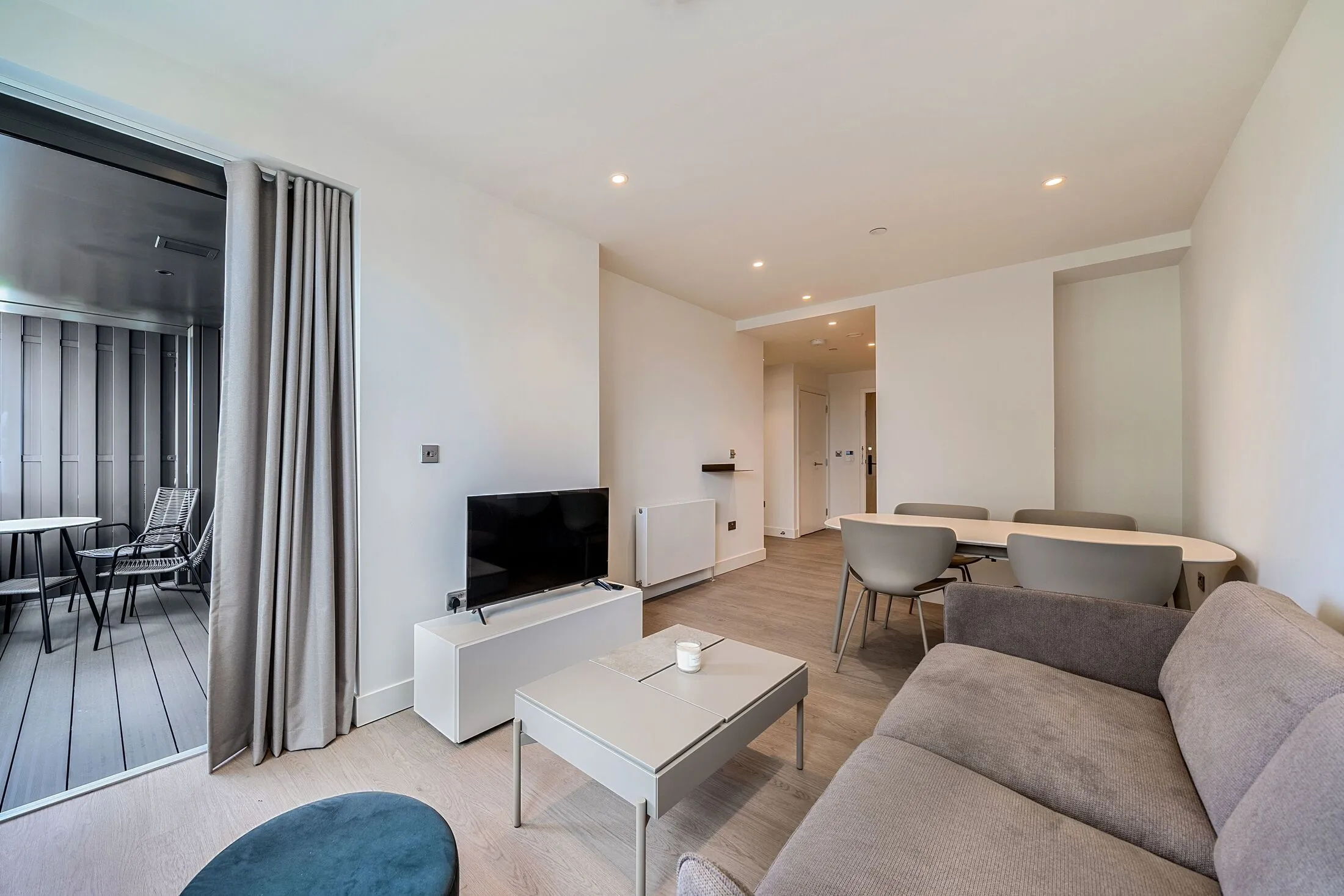 Flat High Road Wembley in Greater London
