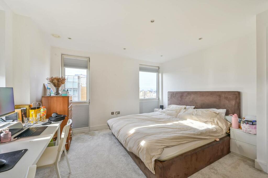 Flat Cassilis Road in Greater London