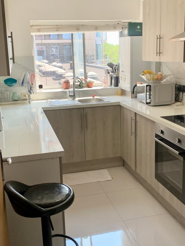 Room Queensway in City of Westminster