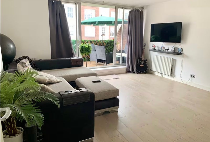 Room Queensway in City of Westminster