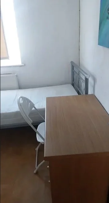 Room Longbridge Road in Greater London