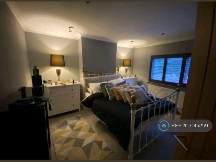Room Heanor Road in Erewash