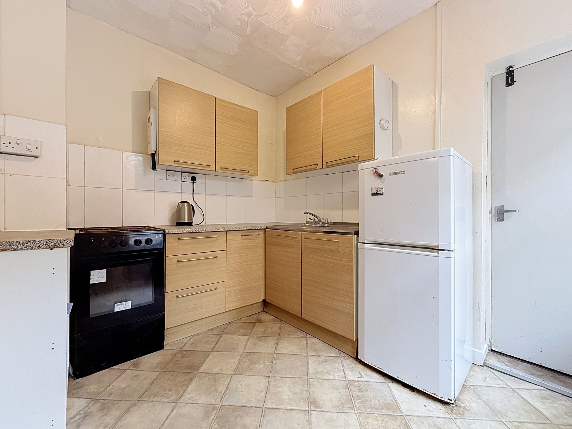 Flat Cathays Terrace in Cardiff
