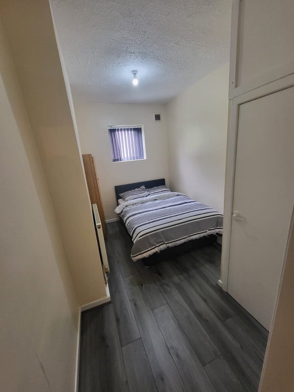Room Longton Lane in St Helens